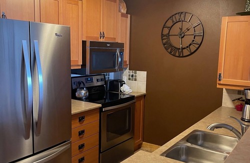 Copper Mountain Village Condo | Convenient Center Village 1 bedroom CONDO w hot tubs, internet & parking garage