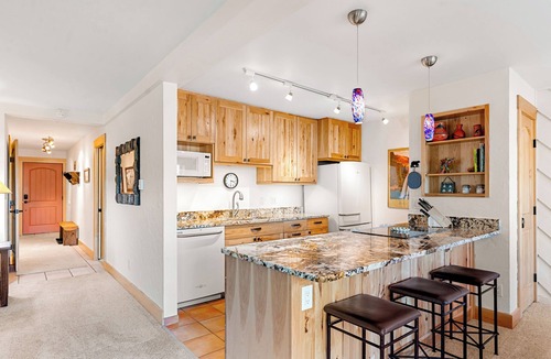 Historic District Condo | Corner Unit in the Center of Town, Walk to Lifts