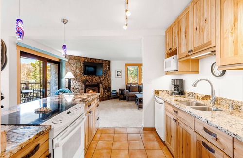 Historic District Condo | Corner Unit in the Center of Town, Walk to Lifts