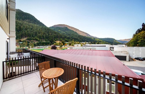 Queenstown Apartment | Cosy 1 Bedroom Apartment 10 minutes to Queenstown