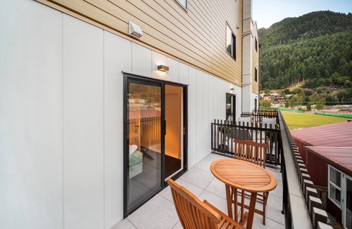Queenstown Apartment | Cosy 1 Bedroom Apartment 10 minutes to Queenstown