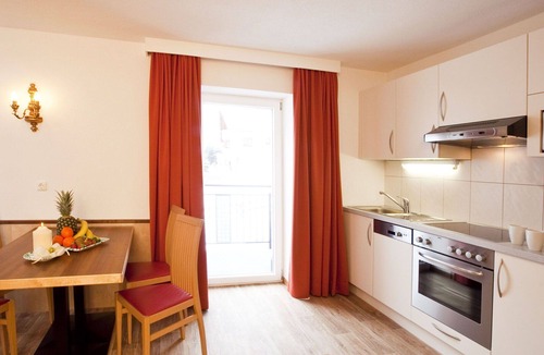 Mathon Apartment | Cosy apartment for 4 guests with WIFI, TV, balcony, pets allowed and panoramic view
