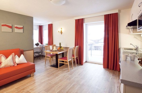 Mathon Apartment | Cosy apartment for 4 guests with WIFI, TV, balcony, pets allowed and panoramic view