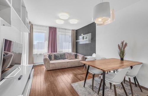 Prague 9 Apartment | Cosy large apartment, 2 bedrooms, 2x Free Parking, PVA EXPO Prague