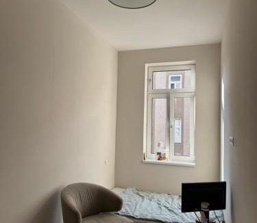 Funfhaus Apartment | cosy nice and urban Fünfhaus hideaway near U4 & U6