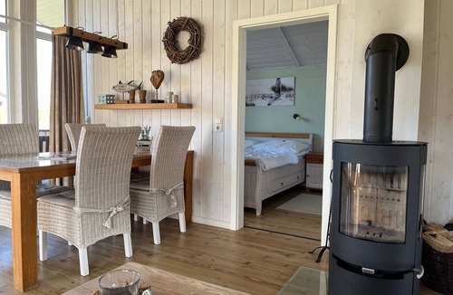 Wesselburenerkoog House | Cottage on tw beach/sea. Büsum u. St. Peter-Ording, pets welcome