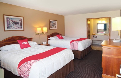 Guymon Hotel | Couple’s Retreat: 3 Rooms with Free Parking & Nearby Attractions!