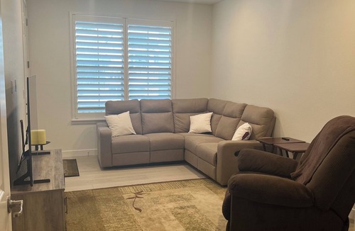 Lakewood House | Cozy 1-bedroom 1-bath Suite, with WiFi in charming Morrison near Red Rocks!