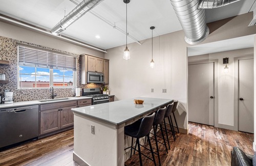 Pueblo Apartment | Cozy 1-bedroom apartment right on the Pueblo Riverwalk