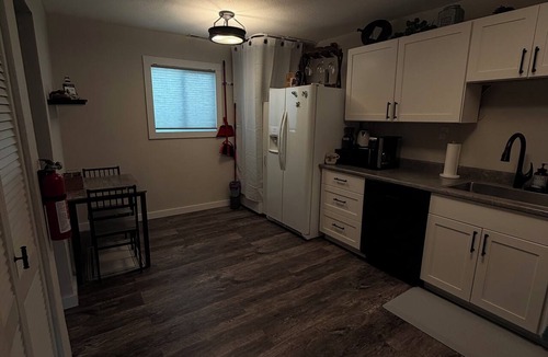 Sunnyheights Cottage | Cozy 1-bedroom cottage Centrally Located in Pueblo