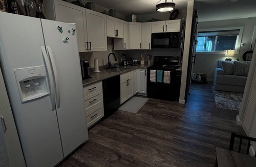 Sunnyheights Cottage | Cozy 1-bedroom cottage Centrally Located in Pueblo