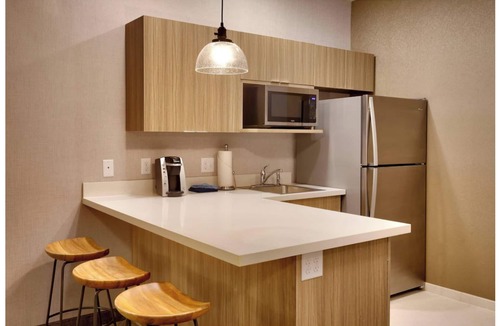 Moab Apartment | Cozy 1-bedroom hotel suites 2 Queens,1 Double in superb Moab with Free breakfast