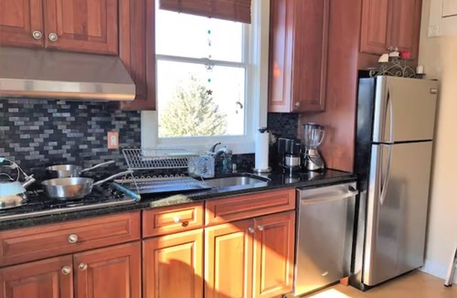 New Rochelle House | Cozy 1-bedroom + Parking - 32 mins from NYC
