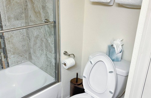 Granby Resort | Cozy 1-bedroom resort with WiFi, fitness room in lovely Granby