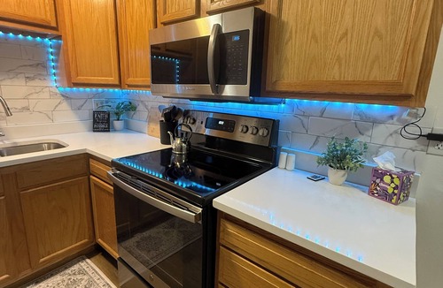 Cimarron Hills Apartment | Cozy 2 Bedroom Retreat that is family friendly with Full Kitchen.