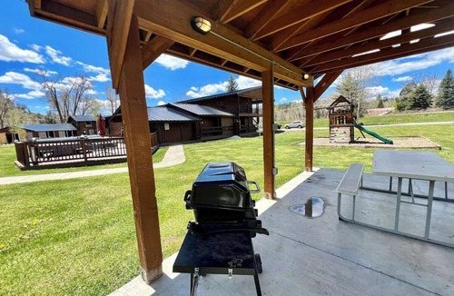 Pagosa Springs House | Cozy 2 Queens | Base of Pagosa Springs Mountains | Near Hot Springs & Trails