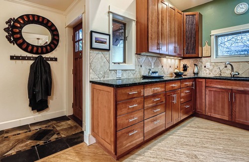 Newlands House | Cozy 3-bedroom 3bath home with amazing views & incredible location in Boulder.