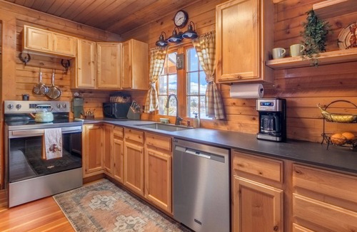 Grand Lake Cabin | Cozy 3-bedroom Lakeview Cabin with Meadow & Mountain View’s