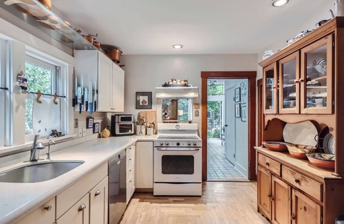 North Boulder House | Cozy 3BR house in N. Boulder with WiFi, 4 parking spots, and fenced yard.