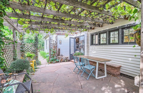 North Boulder House | Cozy 3BR house in N. Boulder with WiFi, 4 parking spots, and fenced yard.