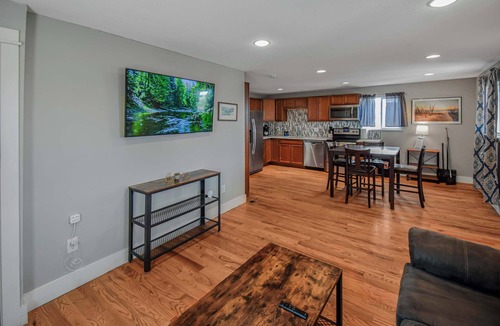 Berkley House | Cozy and Budget Friendly Single Bedroom in Denver