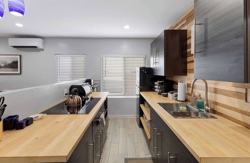 Barths Apartment | Cozy and Chic apartment close to everything in Wheat Ridge!