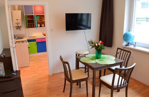 Ottakring Condo | Cozy apartment in the Brunnenmarkt neighborhood