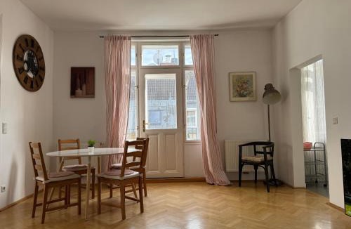 Funfhaus Apartment | cozy apartment near Schönbrunn 17