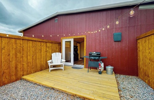 Del Norte Apartment | Cozy apartment with full kitchen, patio, grill & convenient location