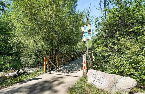 Lower Arapahoe Apartment | Cozy Apt in the Heart of Boulder/Steps from Trails + Parks/30 night minimum