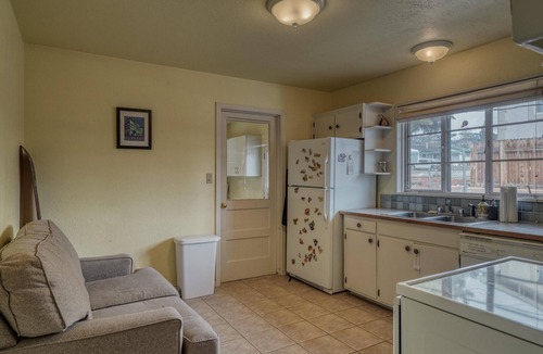 Leadville North House | Cozy Bear Cottage- Nice large home in town. Close to Ski Cooper!