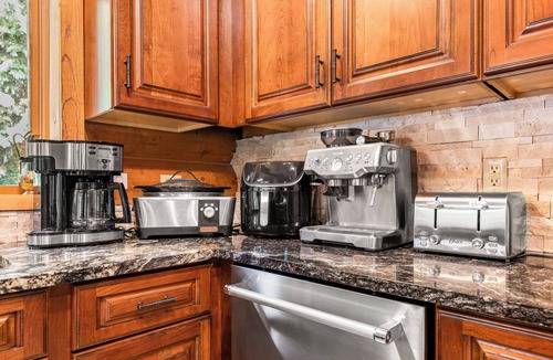 Breckenridge House | Cozy Cabin; 10 Min to Main St/Breck; Peaceful Spot