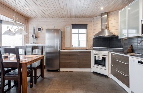 Muurame Cabin | Cozy Cabin for 8 Guests | Villa Riihitonttu