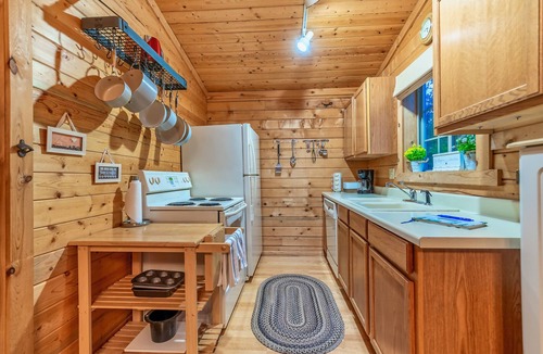Stagetop Cabin | Cozy cabin in grove of aspen trees; incredible patio; hiking and fishing nearby!