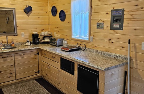 La Sal Cabin | Cozy cabin in lovely La Sal with AC/Heating,WiFi,Kitchen,grill and so much more