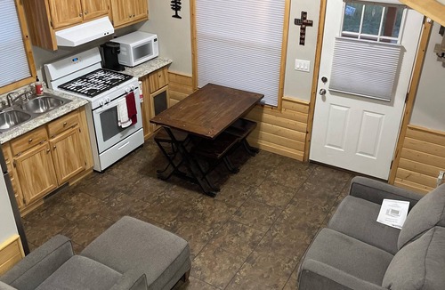 Gleneagle Cabin | Cozy Cabin w/loft in charming Colorado Springs near USAFA