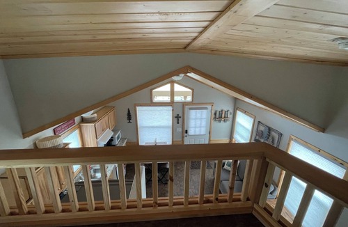 Gleneagle Cabin | Cozy Cabin w/loft in charming Colorado Springs near USAFA