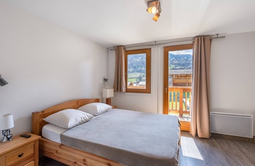 Le Raffort Ski Chalet | Cozy Chalet with Garden, Near Ski Lifts and Free Bus