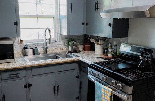 Barnum House | Cozy & convenient 3-bedroom stay just outside downtown