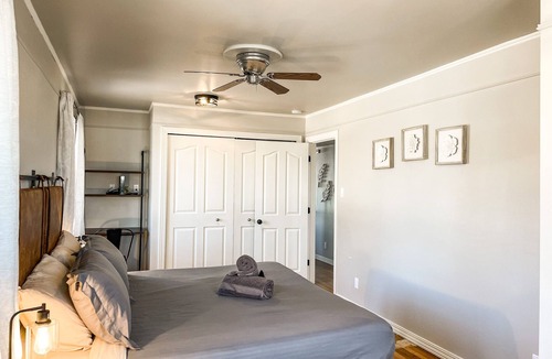 East Colorado Springs House | Cozy COS Bungalow: central loc: extended stays!
