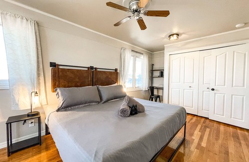 East Colorado Springs House | Cozy COS Bungalow: central loc: extended stays!