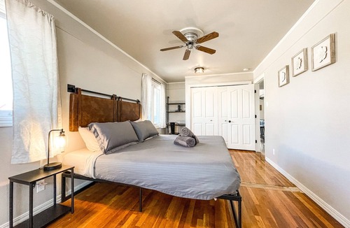 East Colorado Springs House | Cozy COS Bungalow: central loc: extended stays!