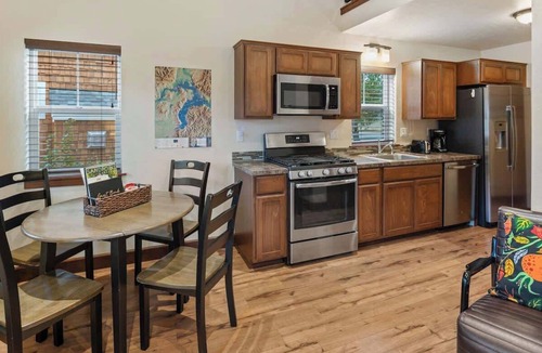 Dover Bay House | Cozy cottage in center of Dover Bay