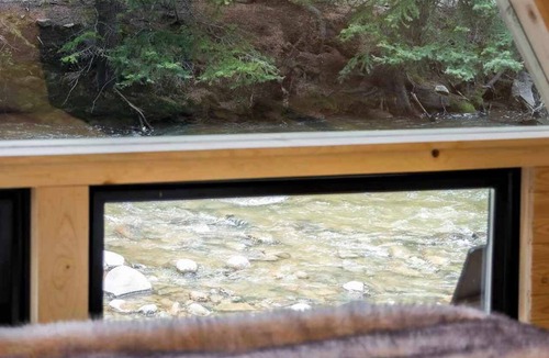 Grant Cabin | Cozy Creekside A-Frame Retreat - LostFork Basecamp