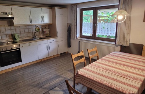 Eging am See Apartment | Cozy double room (17sqm) with separate kitchen