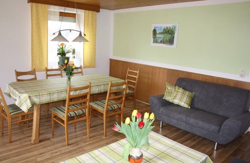 Eging am See Apartment | Cozy double room (17sqm) with separate kitchen