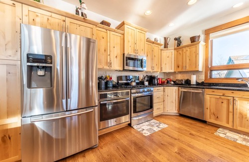 Wildernest House | Cozy Home with Gorgeous Mountain Views in Wildernest neighborhood!
