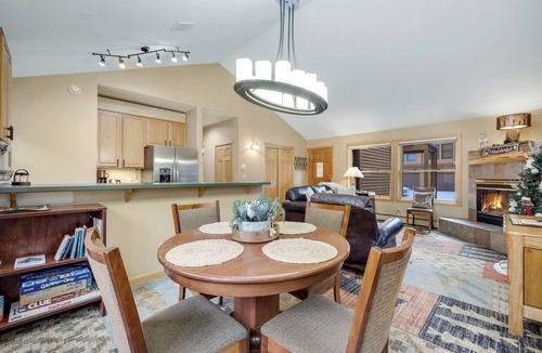 Mountain House Condo | Cozy Keystone Townhome - walkable to both base areas!