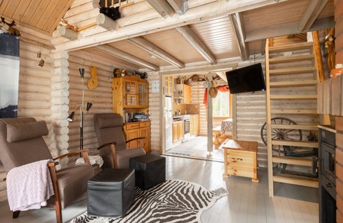 Uurainen Cabin | Cozy log cabin - Traditional Finnish sauna & hot tub