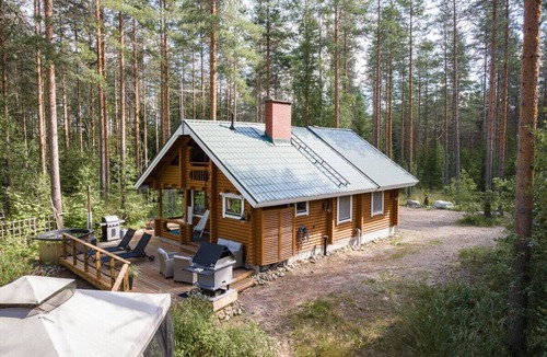Uurainen Cabin | Cozy log cabin - Traditional Finnish sauna & hot tub